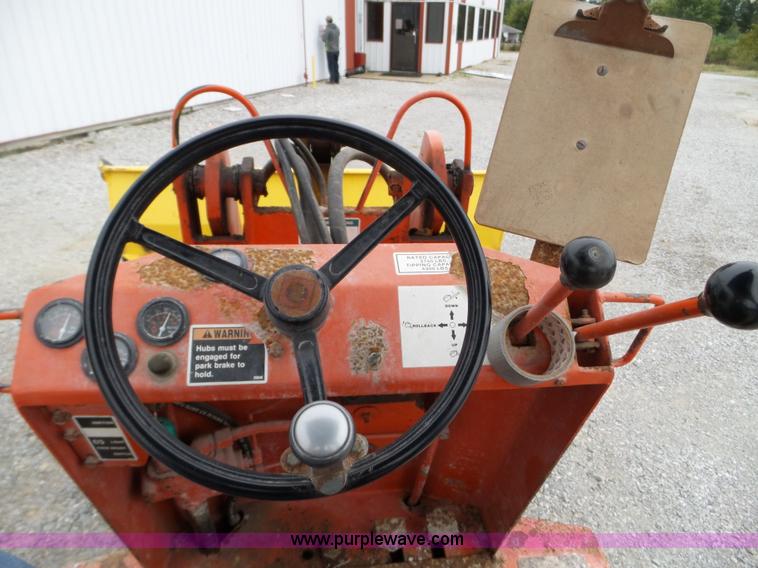 image for item L5076 Willmar Wrangler wheel loader