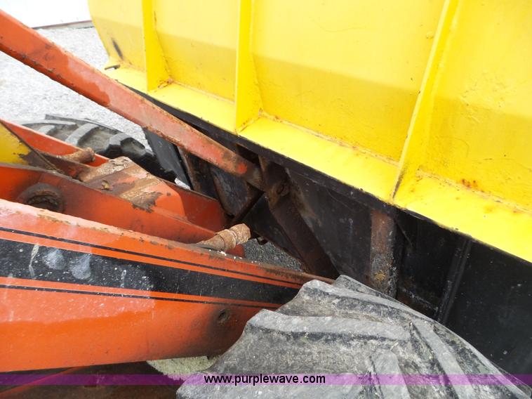 image for item L5076 Willmar Wrangler wheel loader
