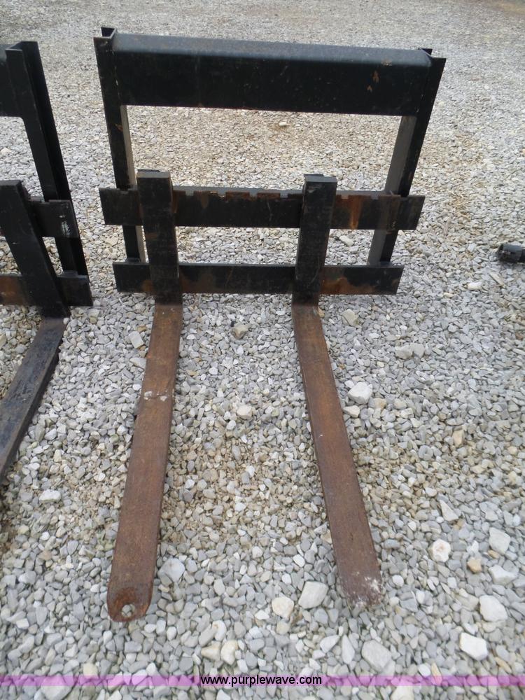 image for item L5077 Willmar Wrangler wheel loader