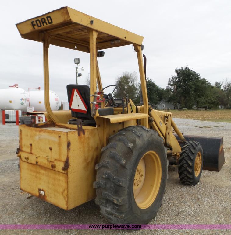 image for item L5078 Ford 555B landscape tractor