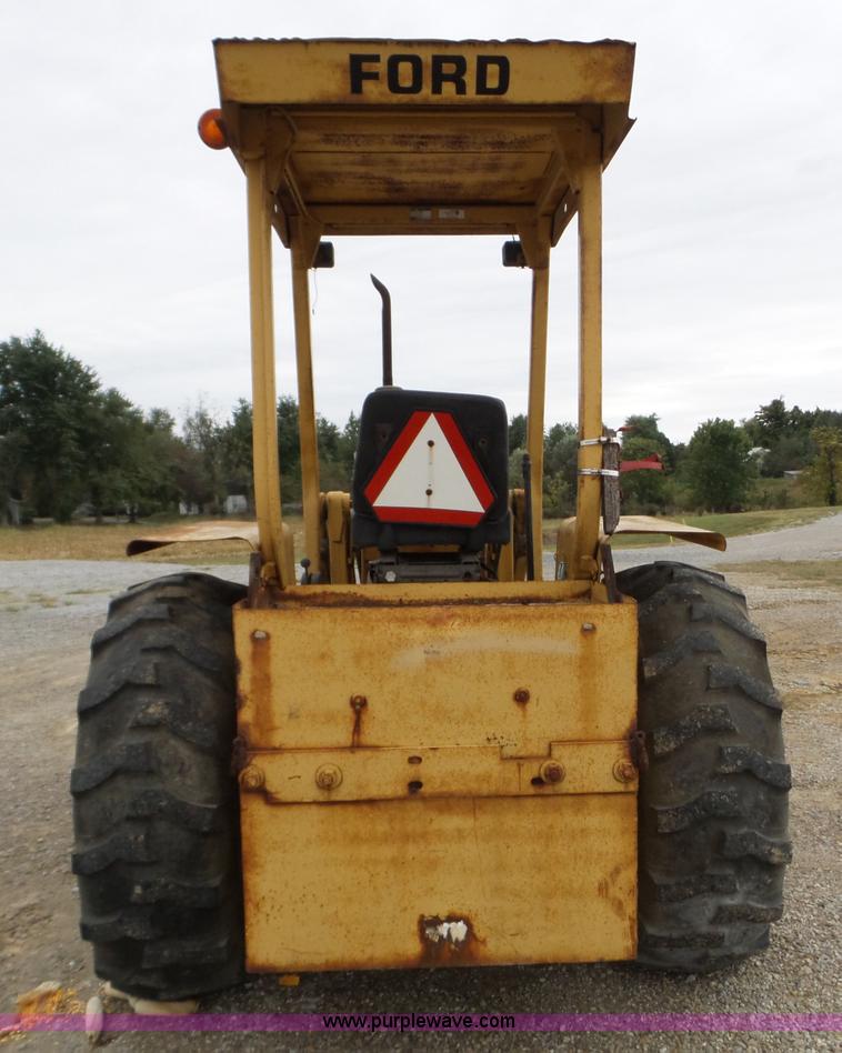 image for item L5078 Ford 555B landscape tractor