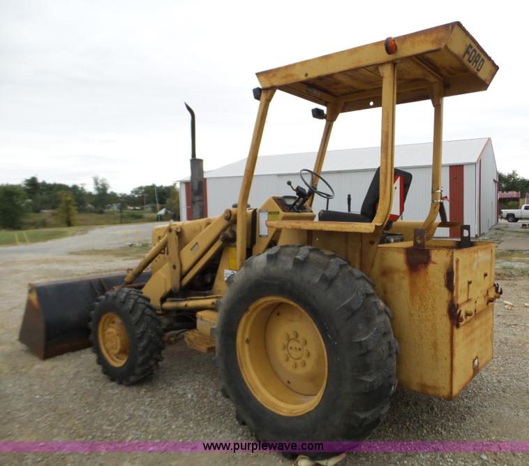 image for item L5078 Ford 555B landscape tractor