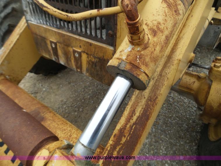 image for item L5078 Ford 555B landscape tractor