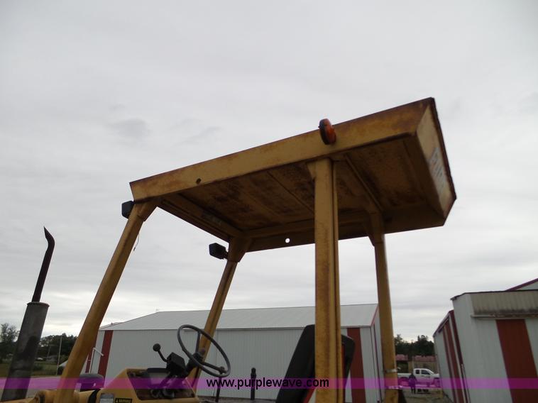 image for item L5078 Ford 555B landscape tractor