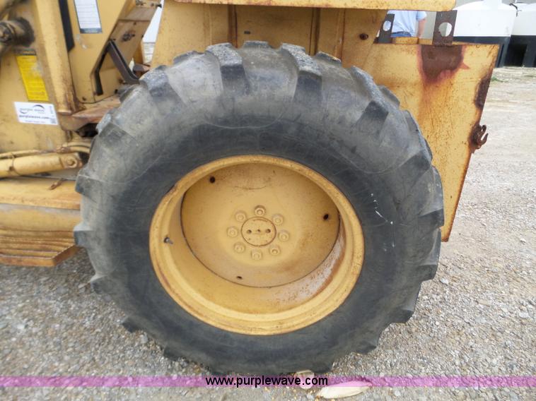 image for item L5078 Ford 555B landscape tractor