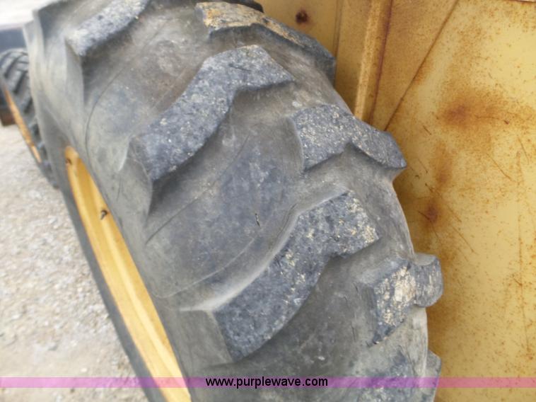 image for item L5078 Ford 555B landscape tractor