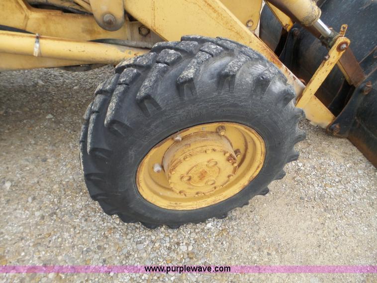 image for item L5078 Ford 555B landscape tractor