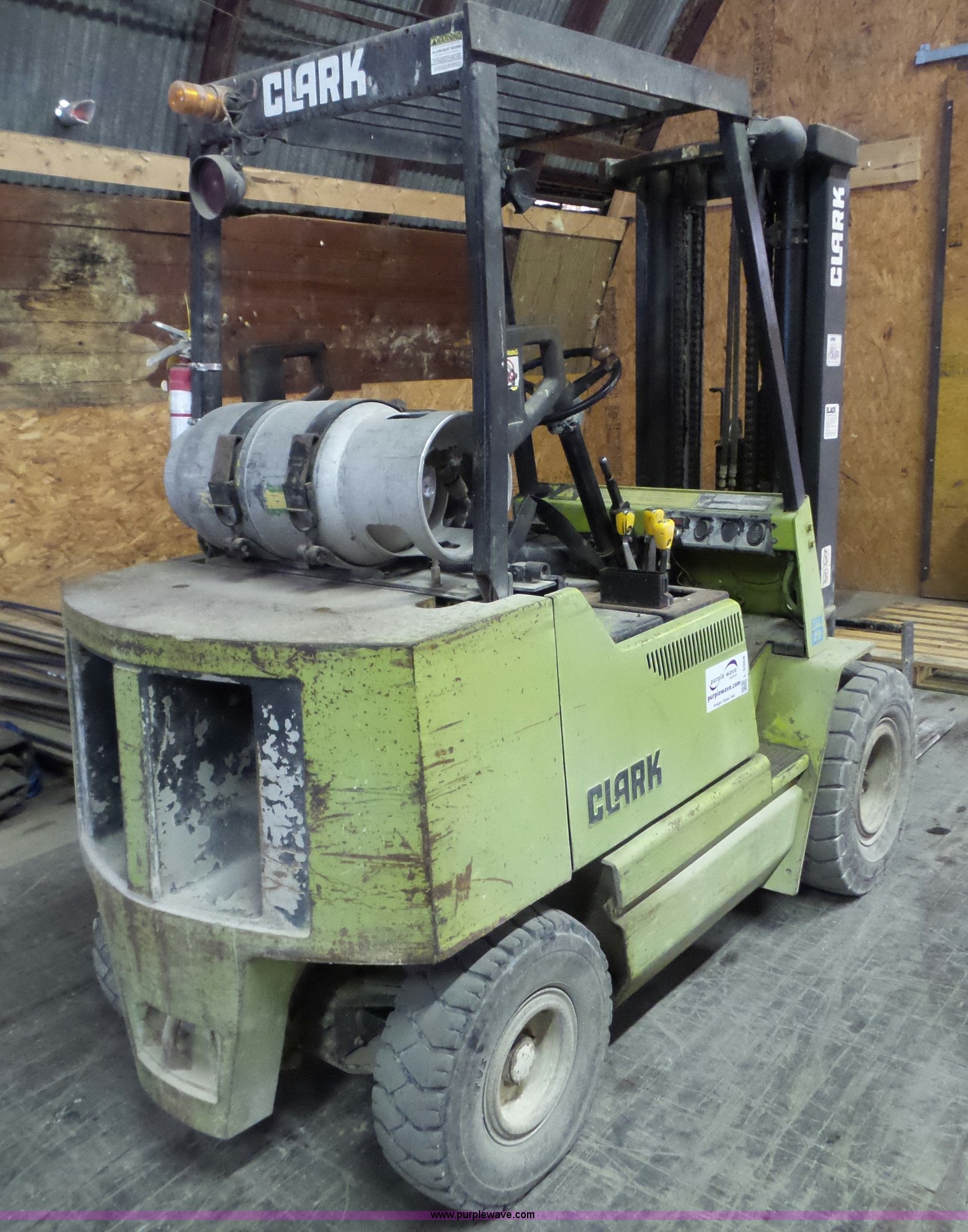 2005 Clark GPX25 forklift in Owensboro, KY Item L5068 sold Purple Wave