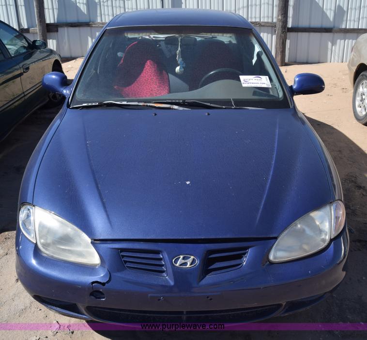 image for item J7090 2000 Hyundai Elantra