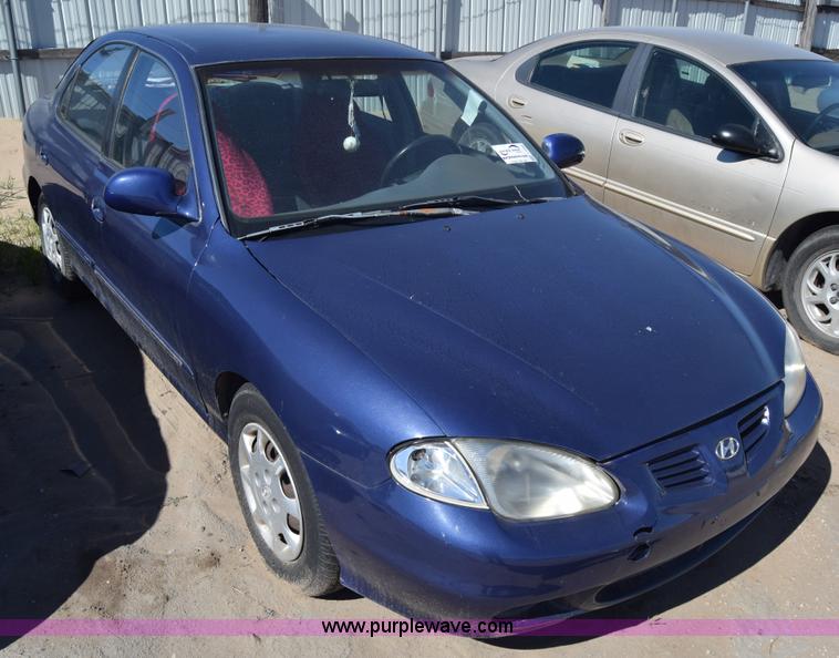 image for item J7090 2000 Hyundai Elantra