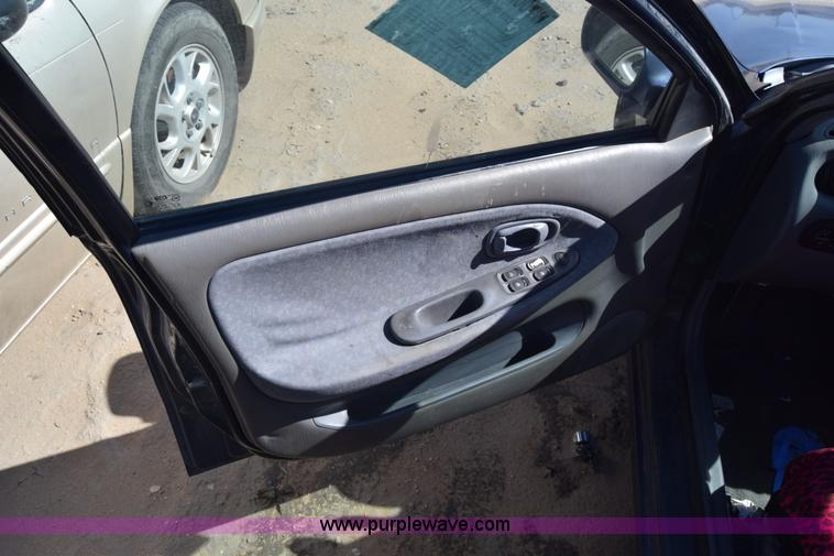 image for item J7090 2000 Hyundai Elantra