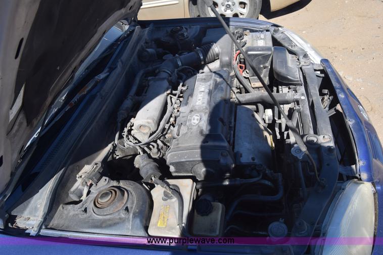 image for item J7090 2000 Hyundai Elantra