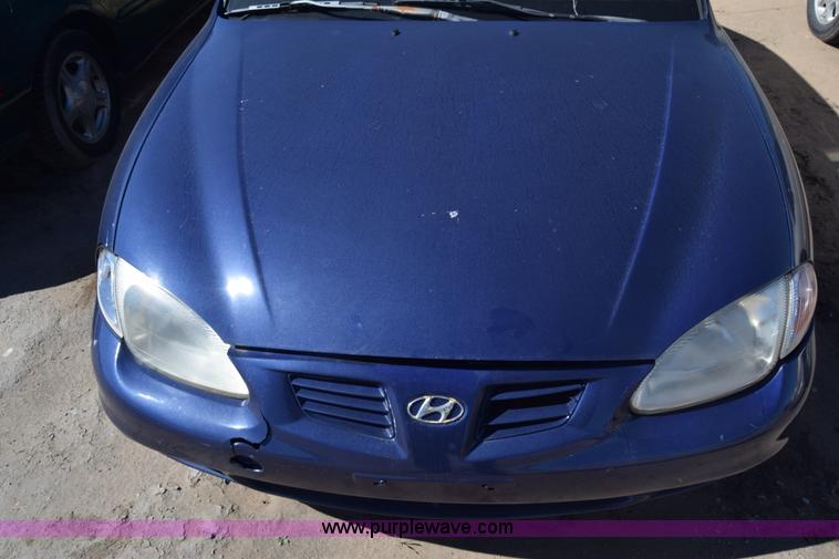 image for item J7090 2000 Hyundai Elantra
