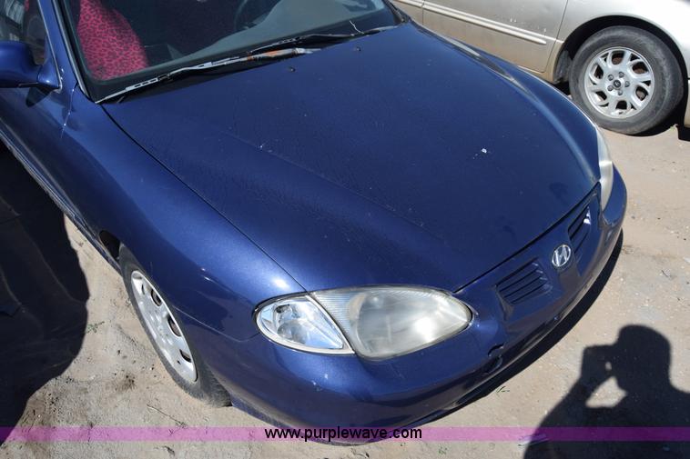 image for item J7090 2000 Hyundai Elantra