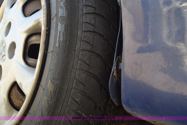 image for item J7090 2000 Hyundai Elantra