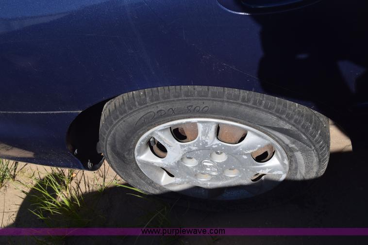 image for item J7090 2000 Hyundai Elantra