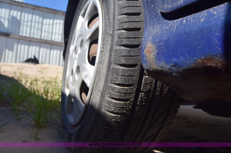 image for item J7090 2000 Hyundai Elantra