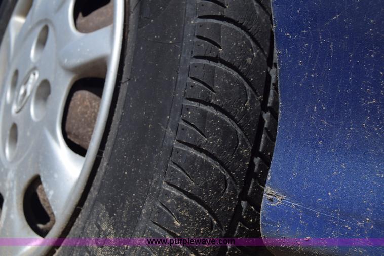 image for item J7090 2000 Hyundai Elantra