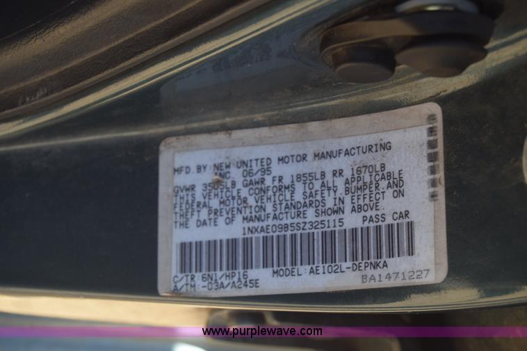 image for item J7091 1995 Toyota Corolla