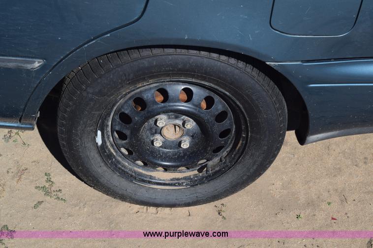 image for item J7091 1995 Toyota Corolla