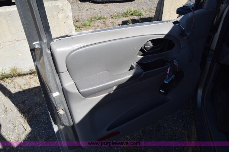 image for item J7093 2002 Chevrolet TrailBlazer SUV