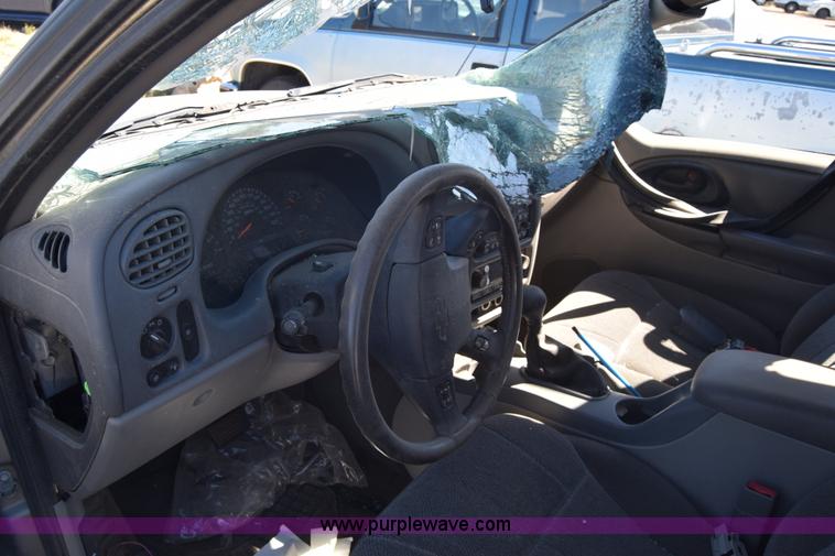 image for item J7093 2002 Chevrolet TrailBlazer SUV