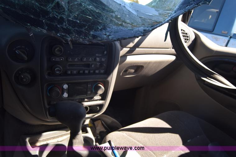 image for item J7093 2002 Chevrolet TrailBlazer SUV