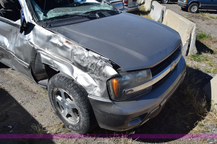 image for item J7093 2002 Chevrolet TrailBlazer SUV