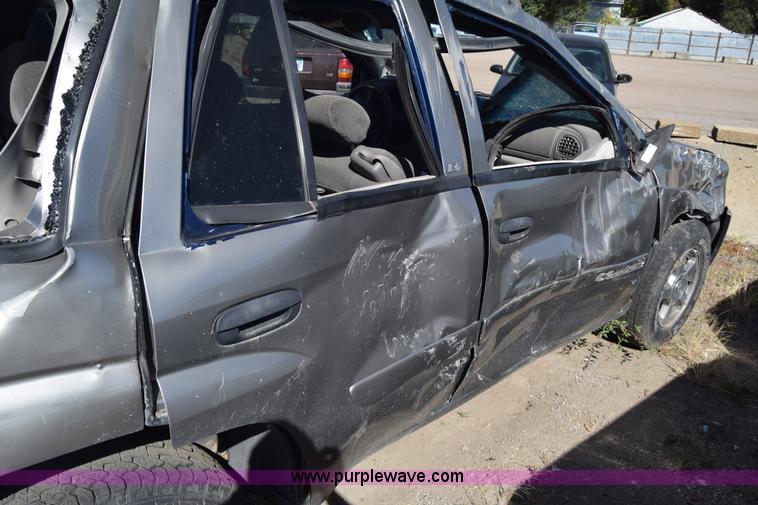 image for item J7093 2002 Chevrolet TrailBlazer SUV