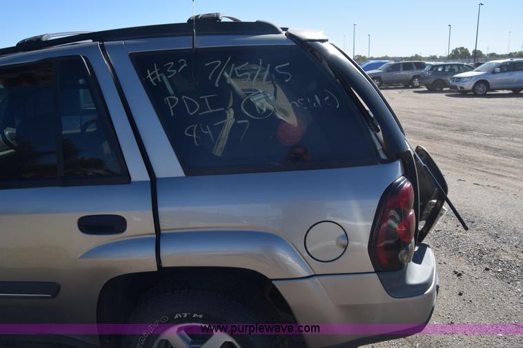 image for item J7093 2002 Chevrolet TrailBlazer SUV