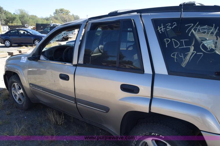 image for item J7093 2002 Chevrolet TrailBlazer SUV