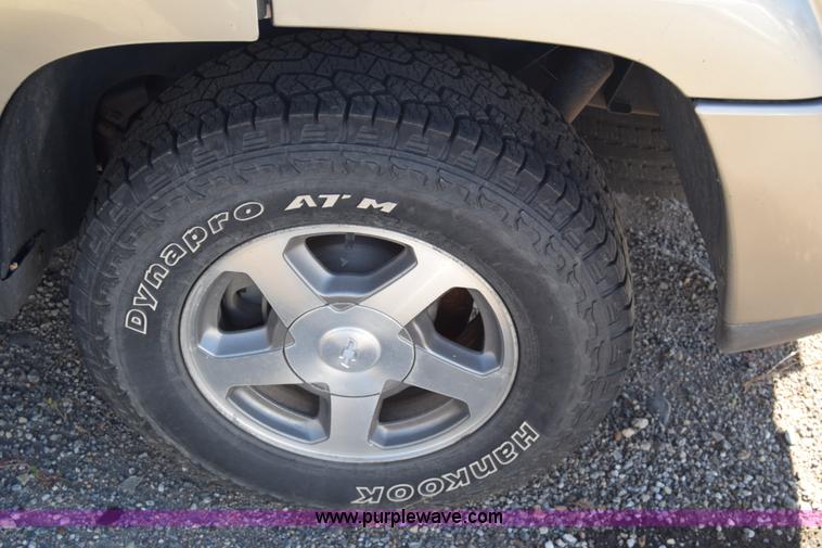 image for item J7093 2002 Chevrolet TrailBlazer SUV