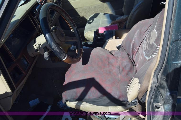 image for item J7096 1994 Jeep Cherokee