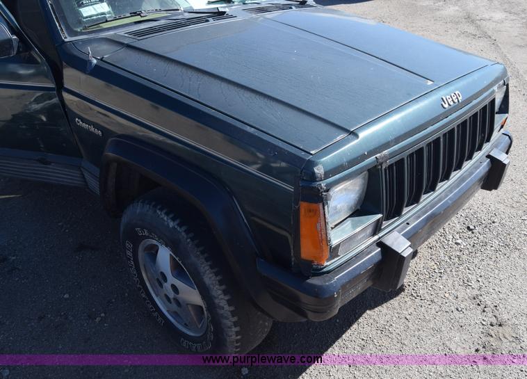 image for item J7096 1994 Jeep Cherokee
