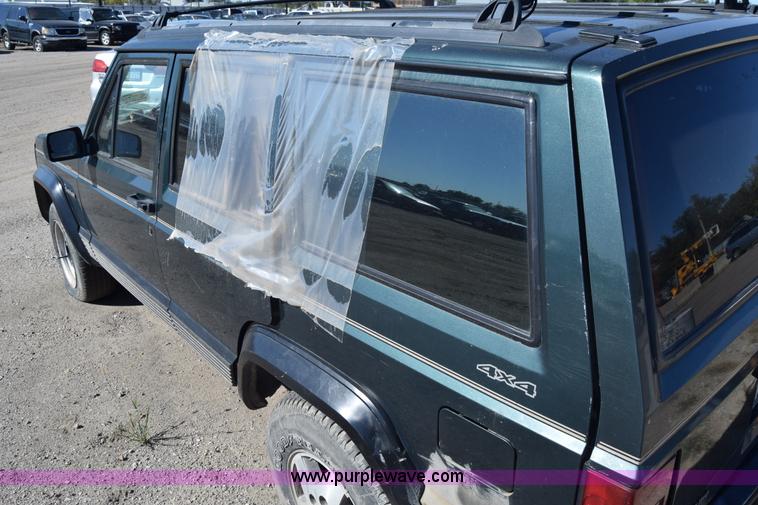 image for item J7096 1994 Jeep Cherokee
