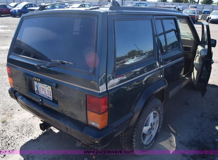 image for item J7096 1994 Jeep Cherokee