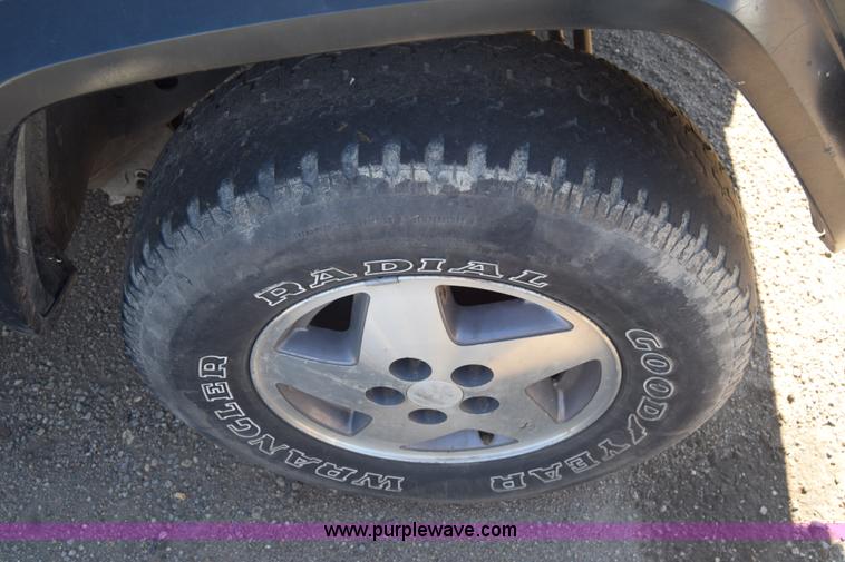 image for item J7096 1994 Jeep Cherokee