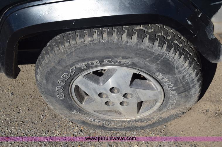 image for item J7096 1994 Jeep Cherokee