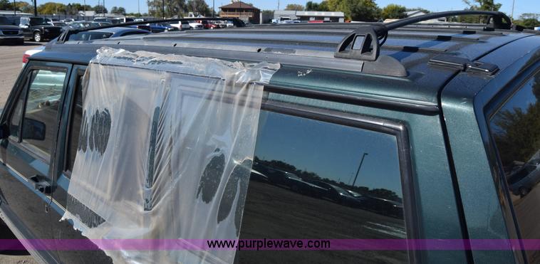 image for item J7096 1994 Jeep Cherokee