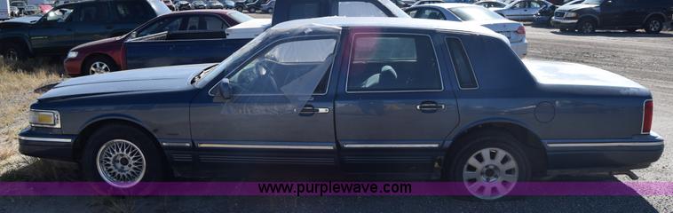 image for item J7098 1996 Lincoln Town Car