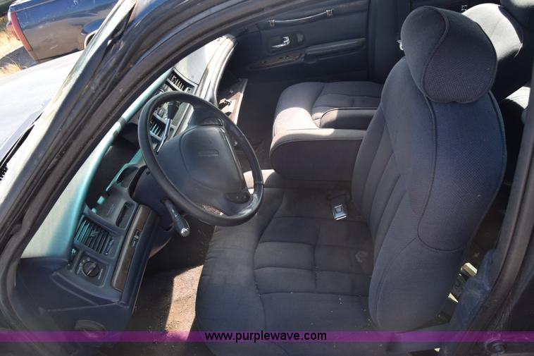 image for item J7098 1996 Lincoln Town Car