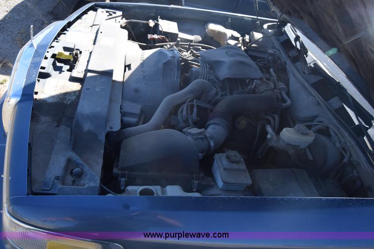 image for item J7098 1996 Lincoln Town Car