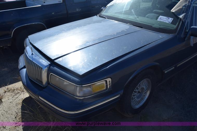 image for item J7098 1996 Lincoln Town Car