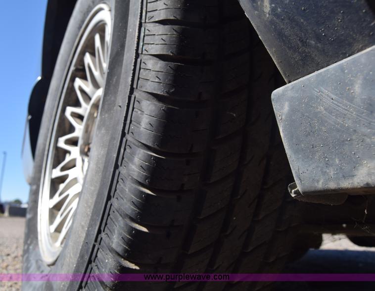 image for item J7098 1996 Lincoln Town Car