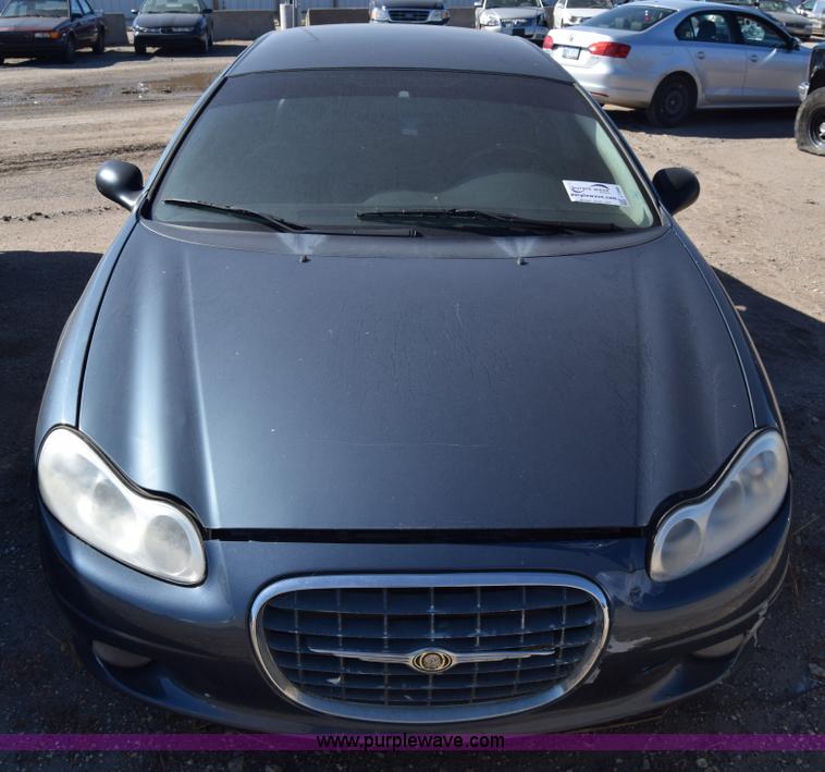 image for item J7099 2002 Chrysler Concorde LXI