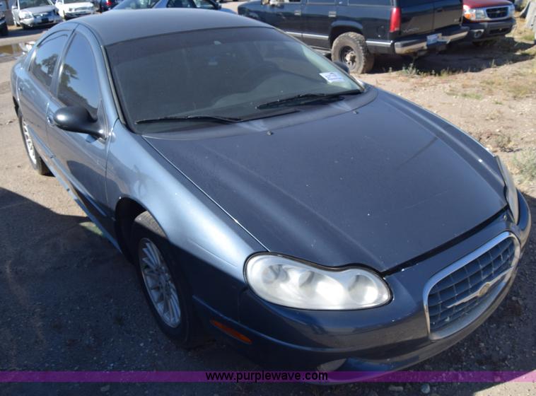 image for item J7099 2002 Chrysler Concorde LXI