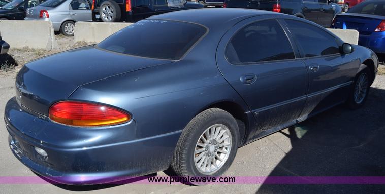 image for item J7099 2002 Chrysler Concorde LXI
