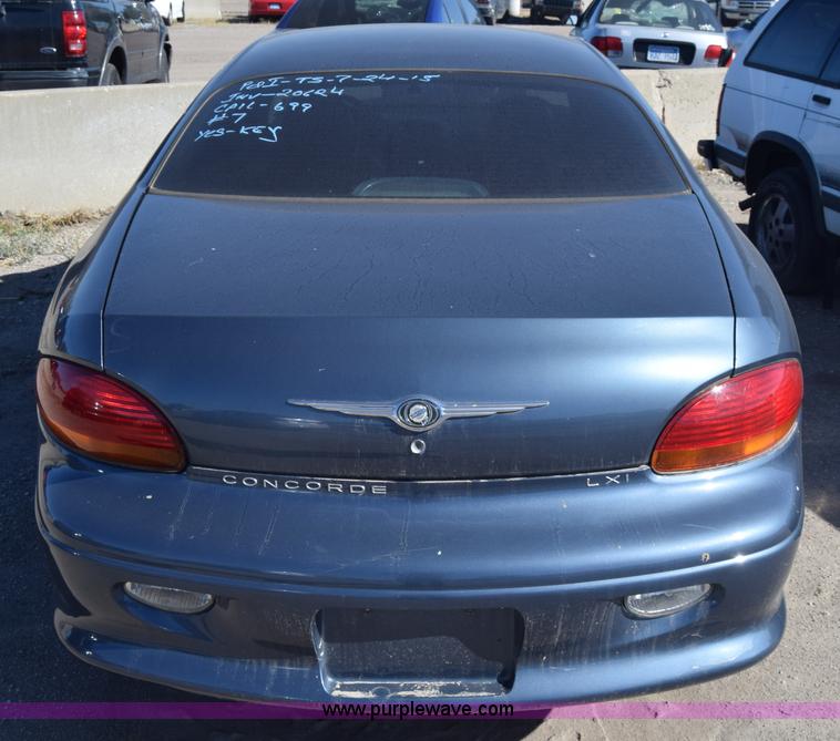 image for item J7099 2002 Chrysler Concorde LXI
