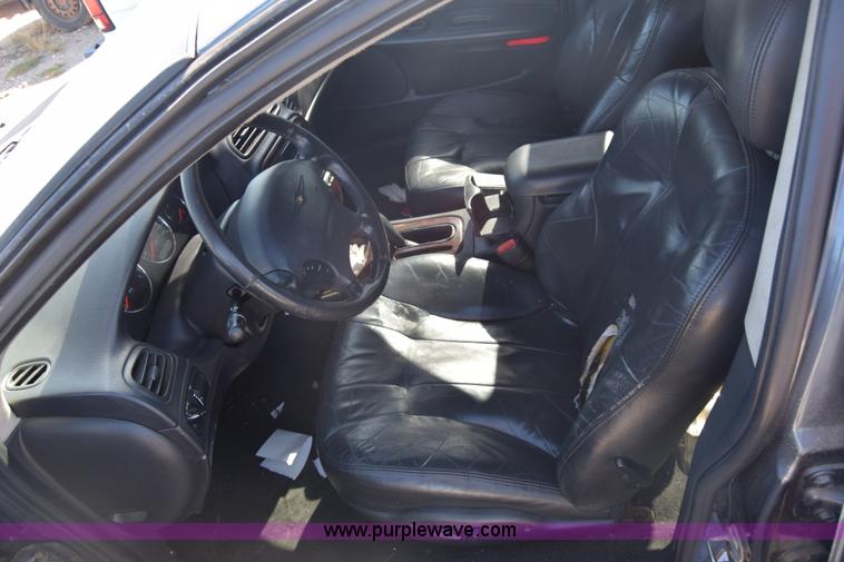 image for item J7099 2002 Chrysler Concorde LXI