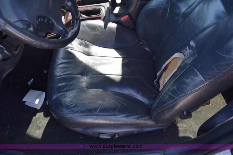 image for item J7099 2002 Chrysler Concorde LXI